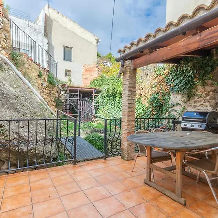 Casa Serrella - Abdet بيت للعطل